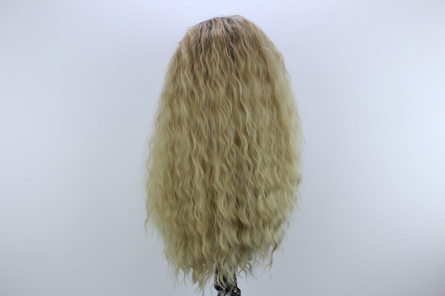 Evie- Rooted Champagne Blonde