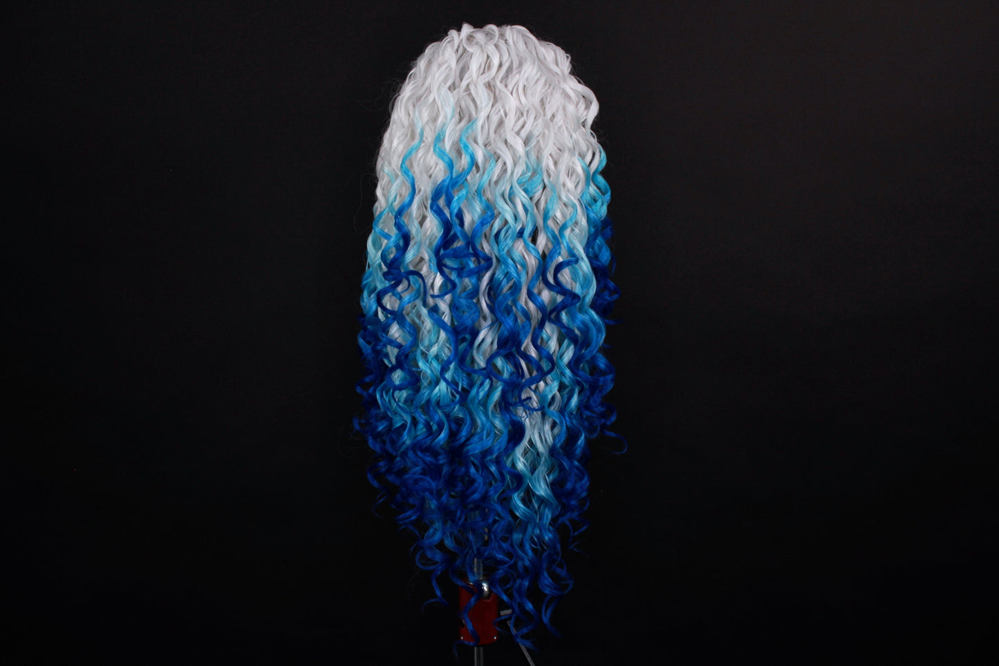 Isla- Frozen Blue